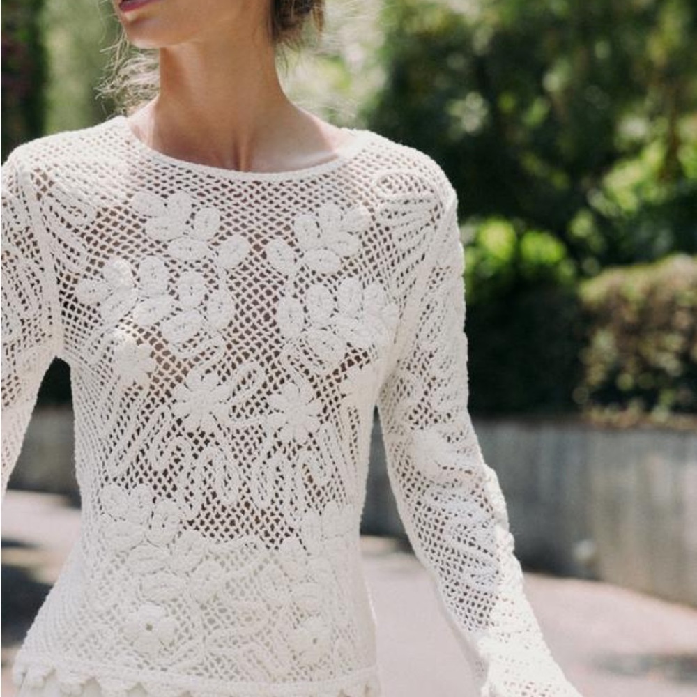 ZARA Elegant White Crochet Sweater